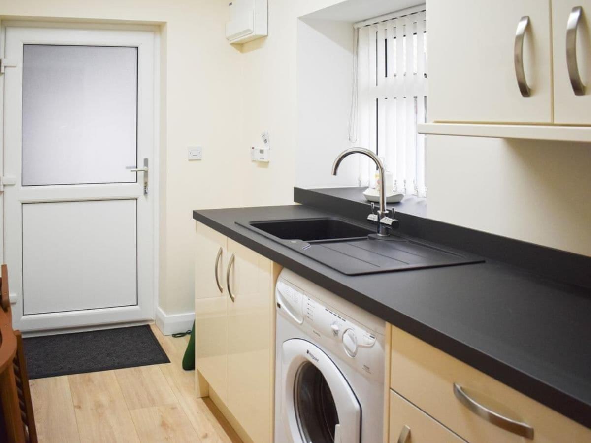 Rose Cottage Captivating 1-Bed Cottage In Bangor Extérieur photo